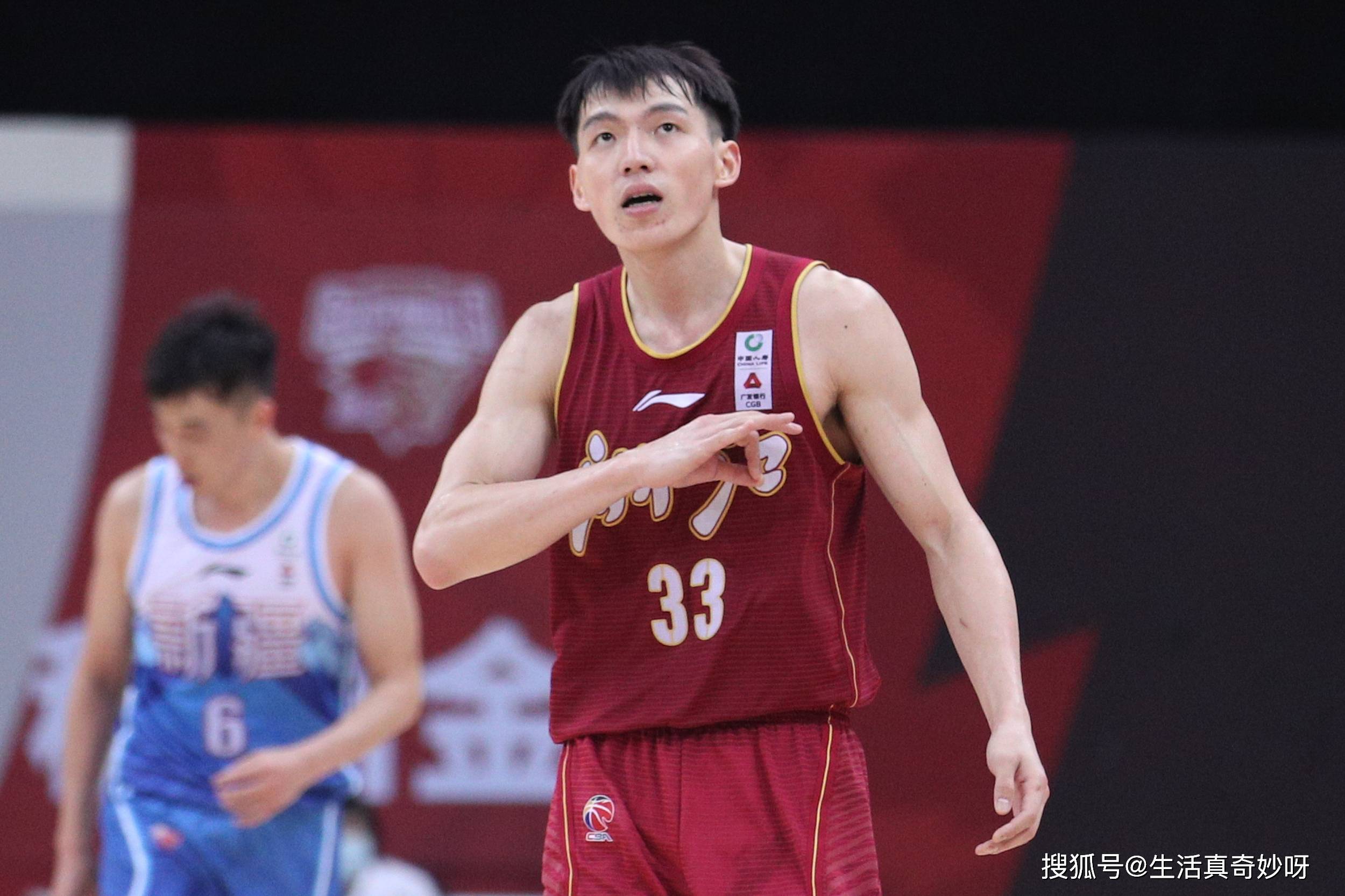 CBA热门球队集训照曝光，队员磨砺自我提升实力的简单介绍