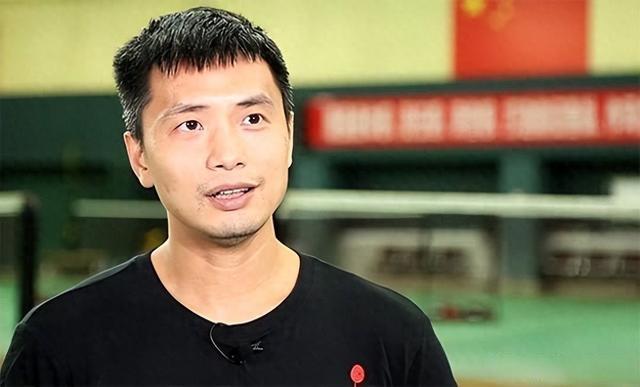 爱游戏app活动-沙尔克主教练承担责任，不惧困境的简单介绍